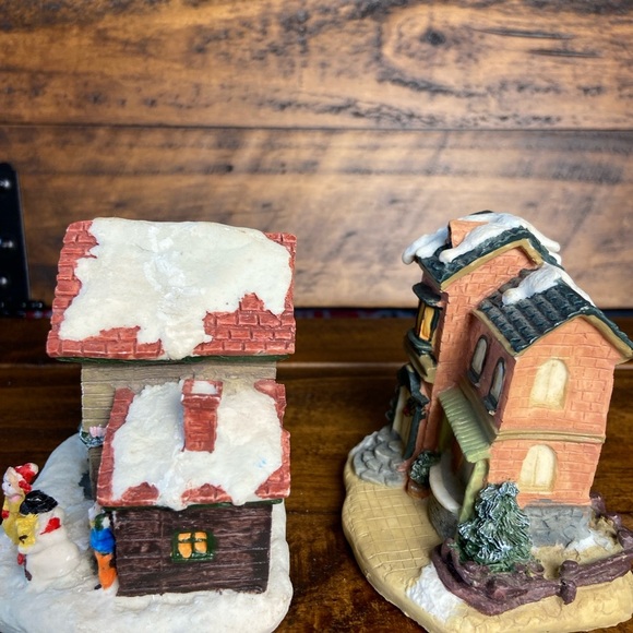 Albert E Price Christmas Village Resin Houses Vintage 1992 3” Tall, lot of 2, - Picture 5 of 9